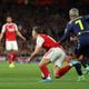 Un penalty oublié sur Trossard, puis sur Griezmann ? Deux phases d’Arsenal-Atletico font polémique